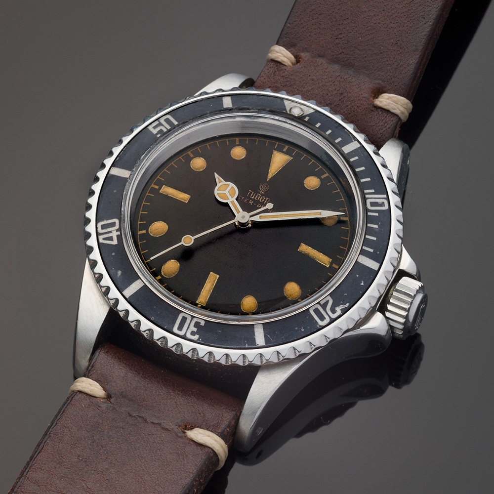 Tudor Oyster Submariner button image