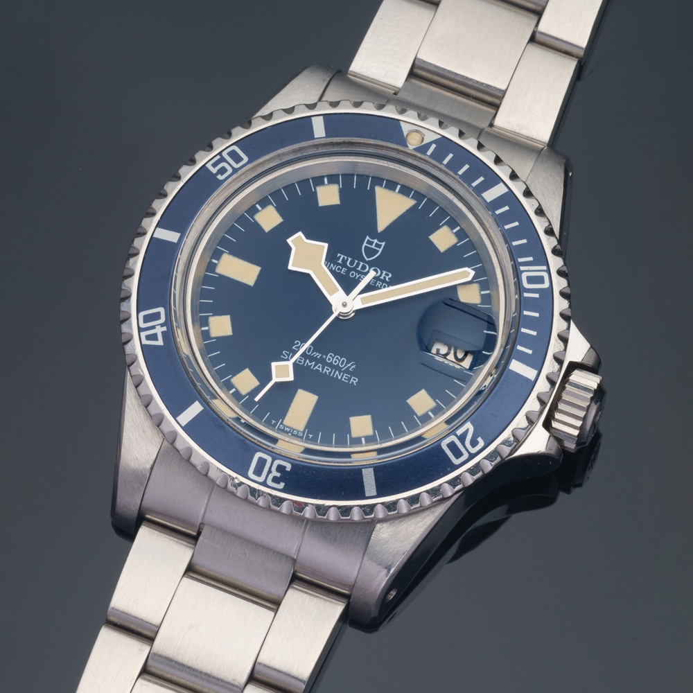 Tudor Submariner button image